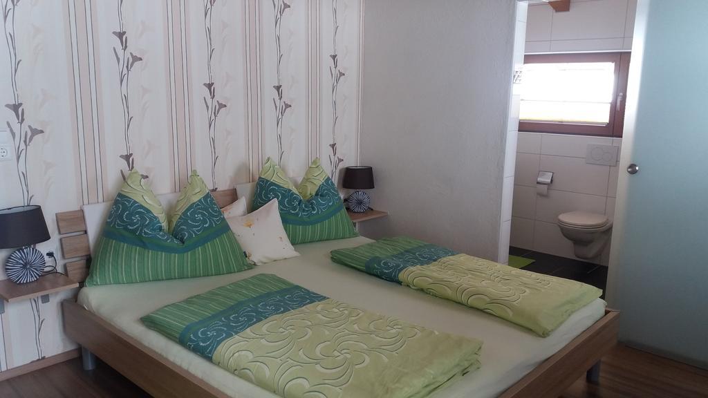 מלון ניוסטיפט אים סטובאיטל Haus Hildegard מראה חיצוני תמונה