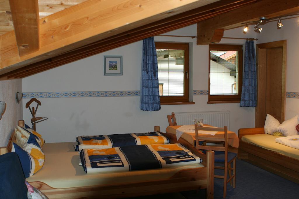 מלון ניוסטיפט אים סטובאיטל Haus Hildegard חדר תמונה