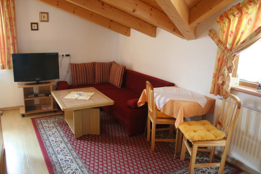 מלון ניוסטיפט אים סטובאיטל Haus Hildegard חדר תמונה